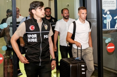 Trabzonspor'un yeni transferi Türkiye'ye geldi