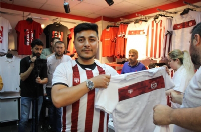 Sivasspor’un yeni sezon formaları tanıtıldı