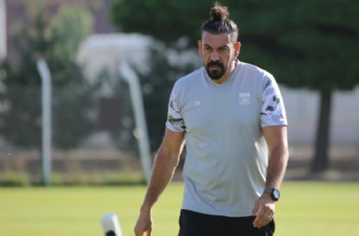 Sivasspor Teknik Direktörü Servet Çetin'den Pelkas açıklaması