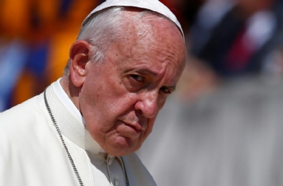 Papa, futbolu karıştıran korsanı kurtardı! Tam da kurtaramadı