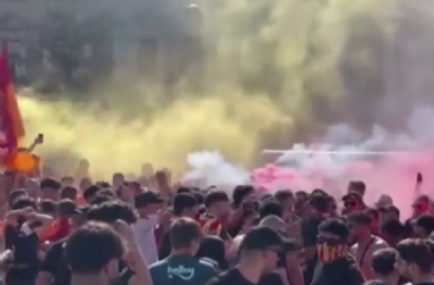Galatasaray taraftarları Viyana sokaklarını sarı-kırmızıya boyadı