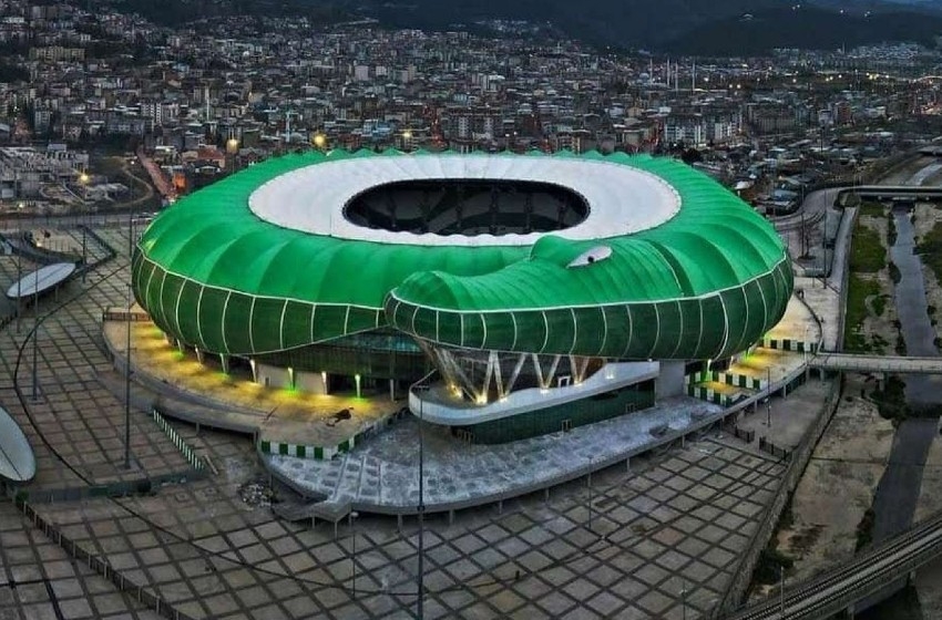 İşte Dünya'nın en garip 10 stadyumu...