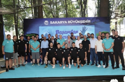 Sakarya Büyükşehir, hentbol takımını tanıttı