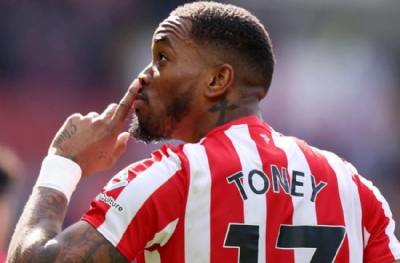 Devler sıraya dizildi! Ivan Toney için büyük yarış