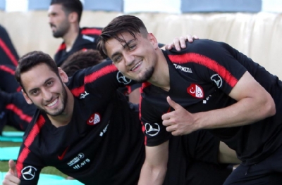 Fenerbahçe bombayı patlattı! İsmail Kartal, Cengiz Ünder transferini açıkladı!