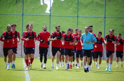 Sivasspor, minyatür kalede maç yaptı