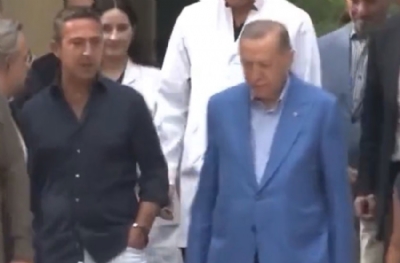 Ali Koç, elleri cebince Erdoğan'ı yolcu etti! Gündem oldu