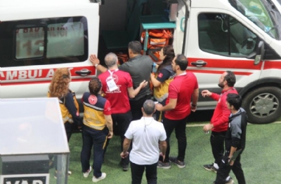 Mustafa Kaplan maç esnasında fenalaştı