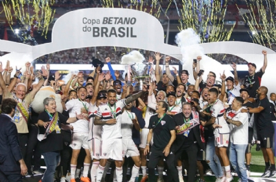 Tarihte bir ilk! Brezilya kupası Sao Paulo’nun