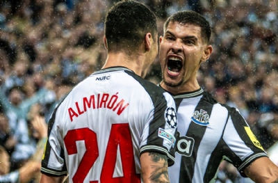 Newcastle United, PSG'yi farklı yendi