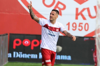 Sivasspor’da Rey Manaj golle tanıştı