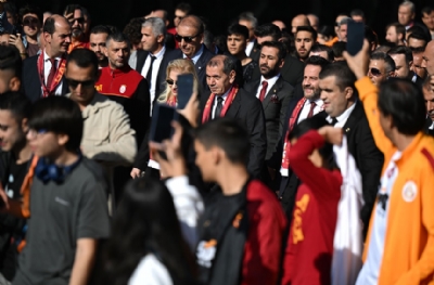 Galatasaray Ata'nın huzurunda! 'Galatasaray Ata'sına layık olmaya devam edecektir'