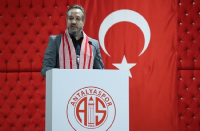  Antalyaspor'un yeni başkanı Sinan Boztepe oldu