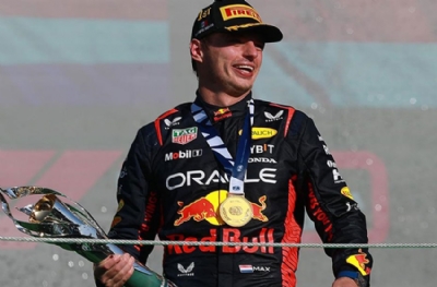 Verstappen Meksika’da rekor kırarak kazandı