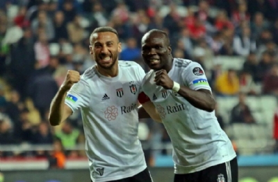 Beşiktaş'a kara haberler! Cenk ve Aboubakar sakatlandı