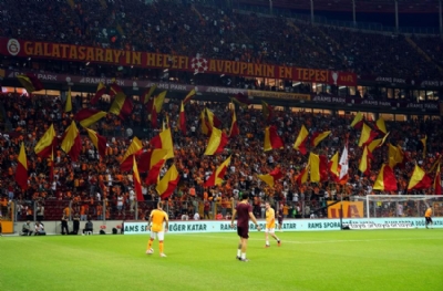 Galatasaray, Fenerbahçe'yi geçti