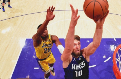 Los Angeles Lakers - Sacramento Kings: 110-125 (MAÇ SONUCU)