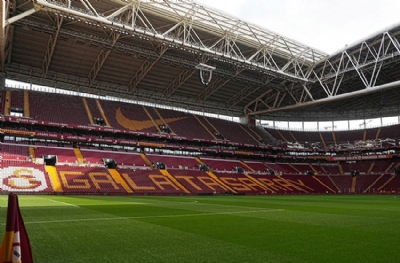UEFA'dan Galatasaray - Manchester United maçı öncesi zemin kararı