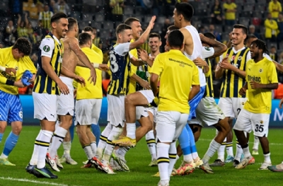 Fenerbahçe'nin yıldızı Fred, Manchester kampında! Galatasaray karşısında başarı diledi