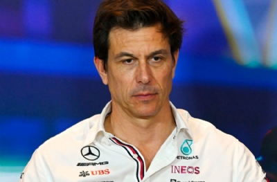 Mercedes'in başı dertte! FIA, 'gizli bilgilerin aktarıldığı' iddiasını soruşturuyor