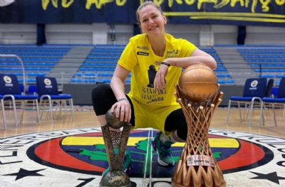 Fenerbahçe'nin yıldızı Belçika'da yılın en iyi ikinci sporcusu seçildi