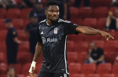 Amartey flamayı yere fırlattı! Beşiktaş taraftarları Ganalı stopere tepki veriyor