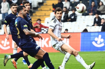 Beşiktaş'ta Salih Uçan cezalı duruma düştü