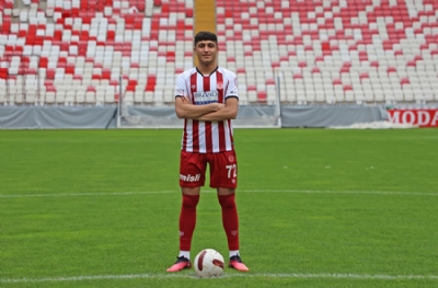 Sivassporlu Yunus Emre Konak Brentford'da