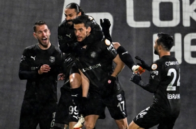 Umut Nayir, yeni takımında gollerine devam ediyor