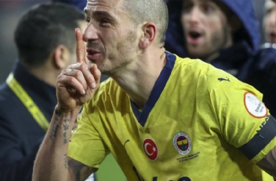 Fenerbahçe'de Konferans Ligi  kadrosuna 3 yeni isim katıldı