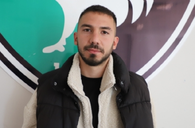 Maç esnasında elinde telefonla görüntülendi! İşte ilk açıklaması