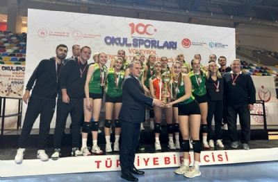 Türkiye Liseler Voleybol şampiyonu Doğa Koleji