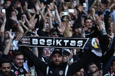 Beşiktaş için varsa yoksa Galatasaray derbisi! Çarşı'dan yeni beste geldi