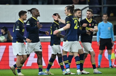 UEFA'dan Fenerbahçe'ye 1 değil 2 değil 3 ceza birden! Resmi açıklama yapıldı