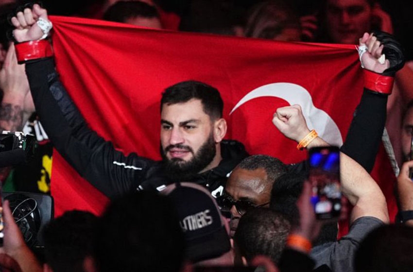  Ibo Aslan, Turkalj'ı yerle bir etti! Zaferini 'Ne mutlu Türk'üm' diyerek kutladı
