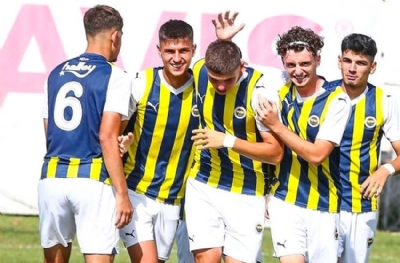Fenerbahçe'nin U-19'ları 4 attı! Şimdi uçağa binip akşam da Süper Kupa finaline çıkacak