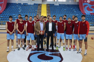 Trabzonspor'dan basketbol takımına ziyaret