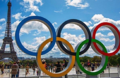 2024 Olimpiyatları için üretilen formalar fazla açık bulundu