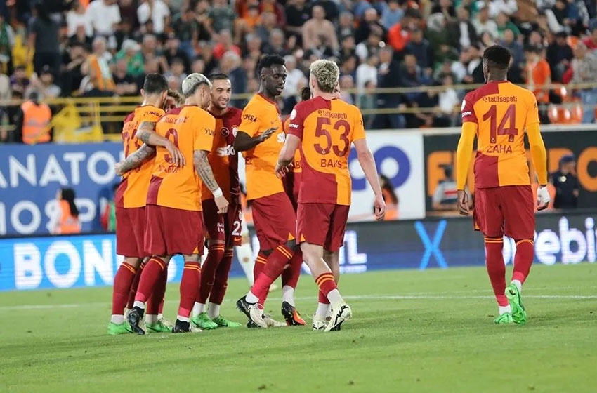 Galatasaray'dan imza harekatı! Yeni sözleşmeler RAMS Park'ta imzalanıyor