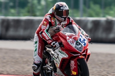 Milli motosikletçi Sofuoğlu, Hollanda'daki ilk yarışta 8. oldu
