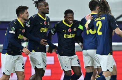 Fenerbahçe'yi yakan iki isim! Güzeller güzeli Serra Pakdemir ve Bilge Yenigül