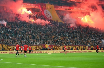 Ali Koç, Galatasaray-Fenerbahçe derbisini izlemek için 450 bin TL verecek
