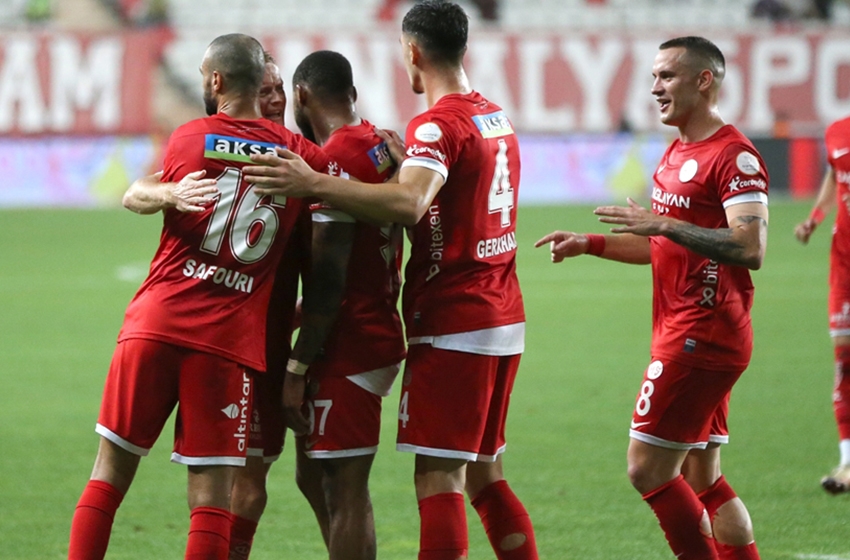 Antalyaspor - Adana Demirspor maç sonucu: 2-1