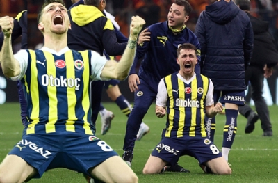 İşte Mert Hakan'ın zaferi Fenerbahçelilerle kutlamasını engelleyen komiser