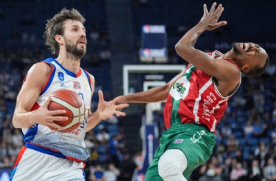 Anadolu Efes - Pınar Karşıyaka maç sonucu: 82-68