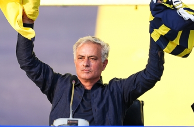 Mourinho bereketiyle geldi! ABD'den, Çin'e kadar herkes Fenerbahçe'nin peşinde