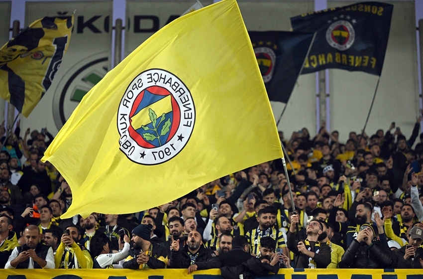 1 Ağustos'ta Fenerbahçe'de! Basın toplantısı düzenledi taraftarlardan af diledi