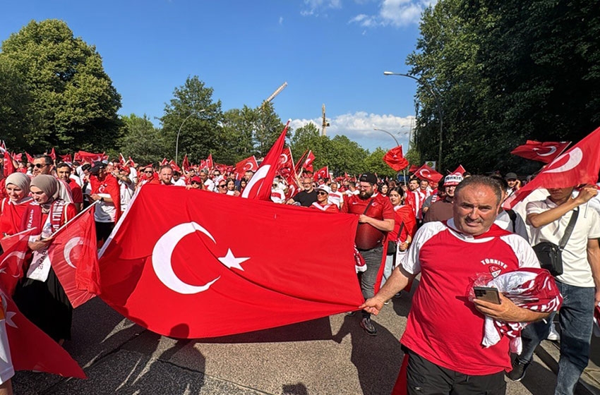 Almanlardan gurbetçilere eziyet! Türkiye'nin maçları şifreli kanalda paralı