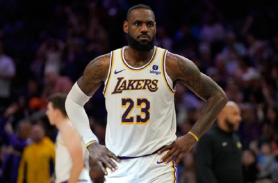 LeBron James'ten 2 yıllık imza
