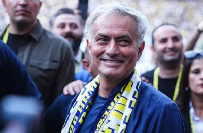 Ve transfer bitti! Mourinho, AS Roma'ya aldıramadığı 8 numarayı Fenerbahçe'ye getiriyor!